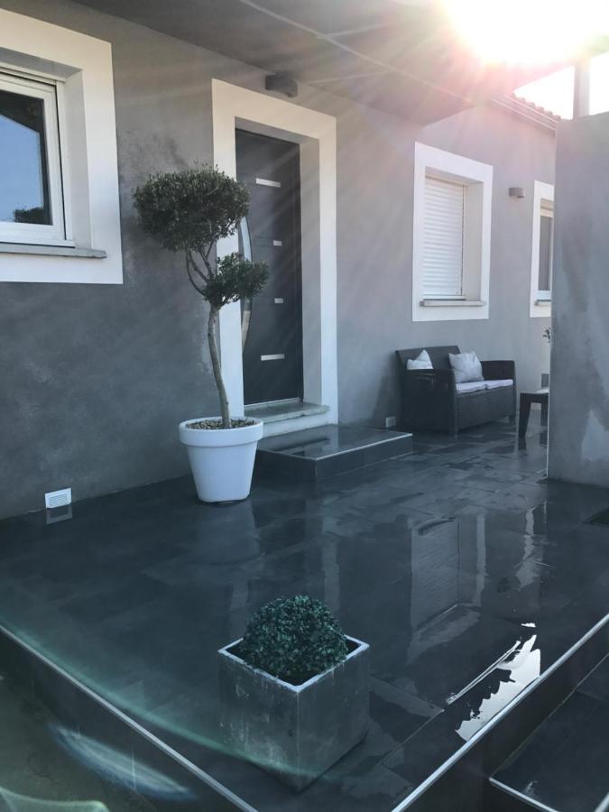 L'Oliveras Pezens ภายนอก รูปภาพ